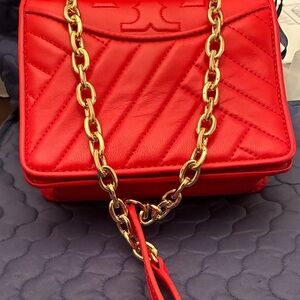 EUC Tory Burch Alexa Mini Leather Quilted Chain Bag